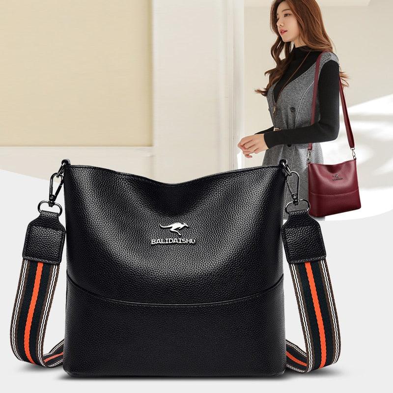 Bolsa de Couro Legítimo Italy (COMPRE 1 LEVE 2)